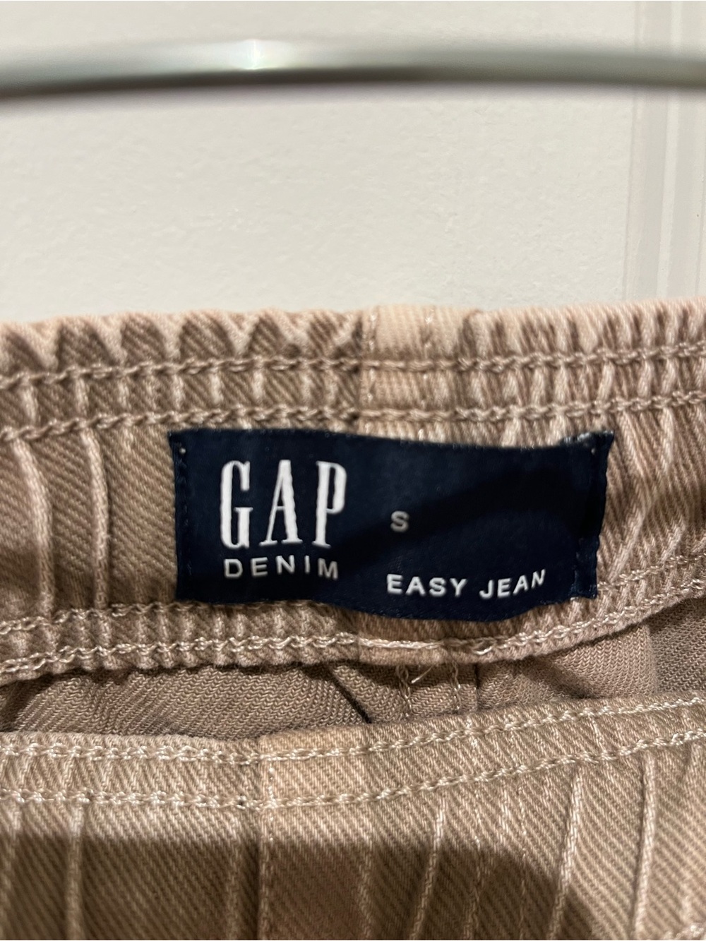 EUC GAP Mid-Rise Pull-On Easy Cargo Jeans in Tan Size Small - Picture 13 of 15